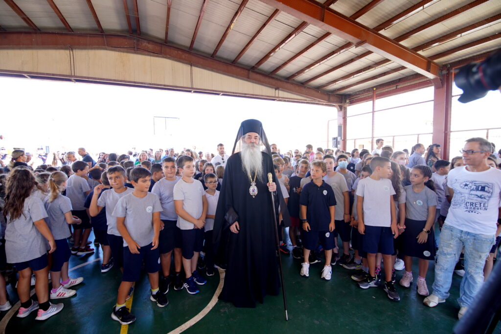 Ηχηρό το κάλεσμα του Μητροπολίτη Πειραιώς Σεραφείμ στα παιδιά του Πειραιά για να ακολουθήσουν το δρόμο του Χριστού και της Εκκλησίας!