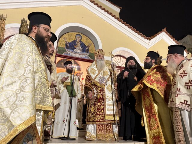 Μητροπολίτης Πειραιώς: «Να έχουμε πάντοτε στη ζωή μας τη συνείδηση ότι είμαστε τα παιδιά της Παναγίας».